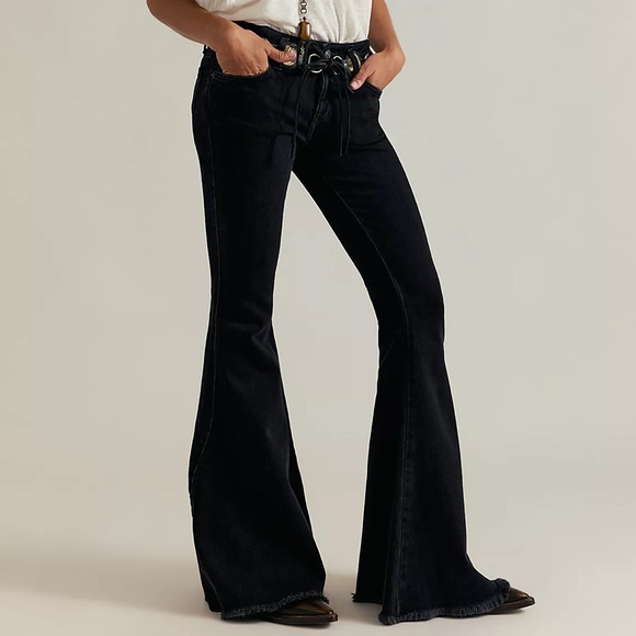 WE THE FREE LOW RISE FLARES (29) - Picture 6 of 7